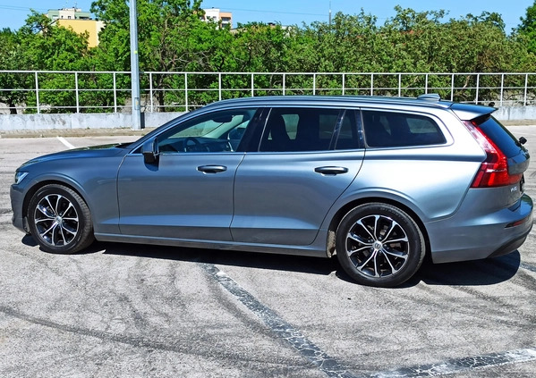 Volvo V60 cena 92900 przebieg: 60000, rok produkcji 2019 z Radom małe 781